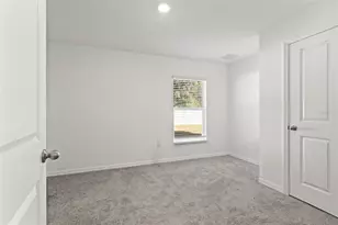 37445 Sharks Eye Ln, Zephyrhills, FL 33541 - Photo 27