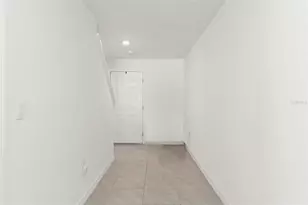 37445 Sharks Eye Ln, Zephyrhills, FL 33541 - Photo 5