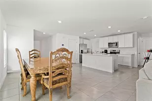 37445 Sharks Eye Ln, Zephyrhills, FL 33541 - Photo 11