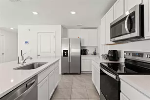 37445 Sharks Eye Ln, Zephyrhills, FL 33541 - Photo 19