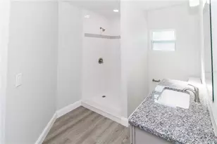 7122 Astor Dr, New Port Richey, FL 34652 - Photo 9