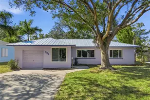 204 22nd St W, Bradenton, FL 34205 - Photo 1