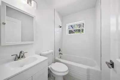 204 22nd Street W, Bradenton, FL 34205 - Photo 5