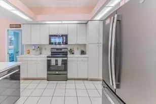 9416 Ashley Dr, Weeki Wachee, FL 34613 - Photo 31