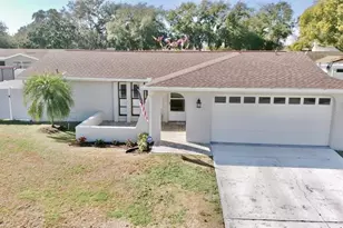 4221 Tall Oak Ln, New Port Richey, FL 34653 - Photo 3
