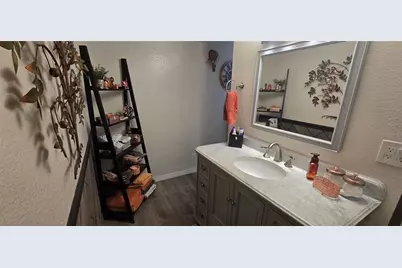 20406 Peachtree Lane, Dade City, FL 33523 - Photo 25