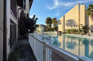 3813 S Lake Dr, Tampa, FL 33614 - Photo 5