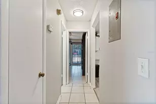 1930 Gregory Dr, Tampa, FL 33613 - Photo 15