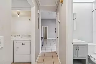 1930 Gregory Dr, Tampa, FL 33613 - Photo 23