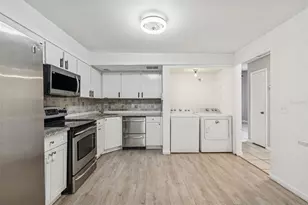 1930 Gregory Dr, Tampa, FL 33613 - Photo 41