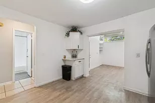 1930 Gregory Dr, Tampa, FL 33613 - Photo 27