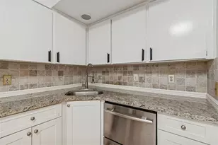 1930 Gregory Dr, Tampa, FL 33613 - Photo 29