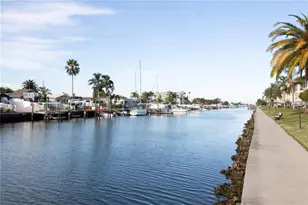 4632 Marine Pkwy, New Port Richey, FL 34652 - Photo 15