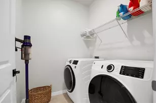 37557 MacKenzie Dr, Zephyrhills, FL 33540 - Photo 23