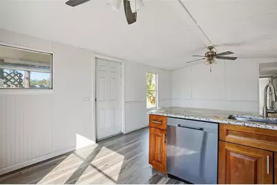 9727 Lake Drive, Weeki Wachee, FL 34613 - Photo 11