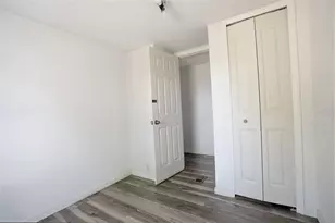 9727 Lake Dr, Weeki Wachee, FL 34613 - Photo 13