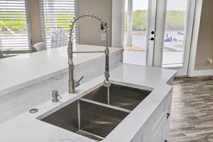 4111 Marine Pkwy, New Port Richey, FL 34652 - Photo 23