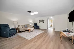 817 Riverside Dr, Tarpon Springs, FL 34689 - Photo 7