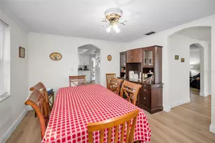 817 Riverside Dr, Tarpon Springs, FL 34689 - Photo 9