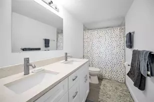 817 Riverside Dr, Tarpon Springs, FL 34689 - Photo 17