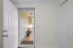 817 Riverside Dr, Tarpon Springs, FL 34689 - Photo 5