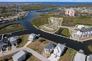 5815 Elisabethan Ln, New Port Richey, FL 34652 - Photo 13