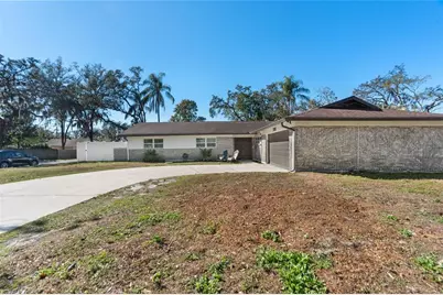 7124 Wrenwood Circle, Tampa, FL 33617 - Photo 49