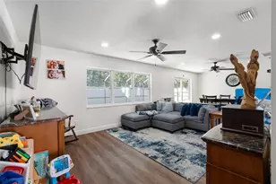 7124 Wrenwood Cir, Tampa, FL 33617 - Photo 15