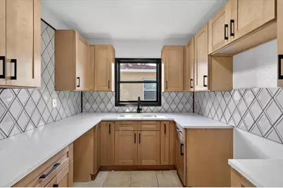 773 W Harbor Drive S, Saint Petersburg, FL 33705 - Photo 15