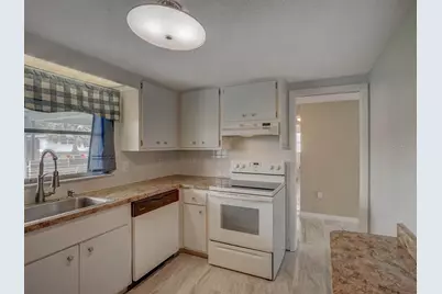 10320 Honeysuckle Lane, Port Richey, FL 34668 - Photo 17