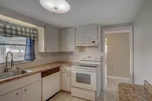 10320 Honeysuckle Ln, Port Richey, FL 34668 - Photo 17