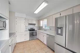 6632 Hickorywood Ln, New Port Richey, FL 34653 - Photo 13