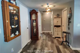 12131 Lacey Dr, New Port Richey, FL 34654 - Photo 7