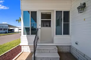 2028 Hilo Dr, Holiday, FL 34691 - Photo 5