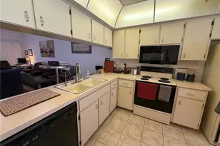 10512 Millriver Dr, New Port Richey, FL 34654 - Photo 5