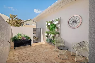 199 E Live Oak Street, Tarpon Springs, FL 34689 - Photo 27