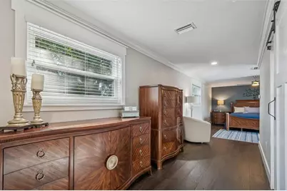 427 Villagrande Avenue S, Saint Petersburg, FL 33707 - Photo 29