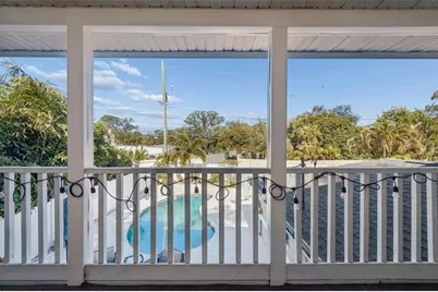 427 Villagrande Avenue S, Saint Petersburg, FL 33707 - Photo 41