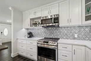 427 Villa Grande Ave S, Saint Petersburg, FL 33707 - Photo 17