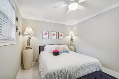 427 Villagrande Avenue S, Saint Petersburg, FL 33707 - Photo 41