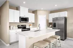 512 171st St E, Bradenton, FL 34212 - Photo 5