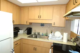 4324 Tahitian Gardens Cir, Holiday, FL 34691 - Photo 5