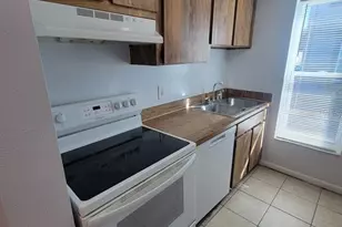 5122 Temple Heights Rd, Tampa, FL 33617 - Photo 7