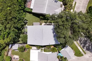 7815 Geneva Ln, Sarasota, FL 34243 - Photo 43