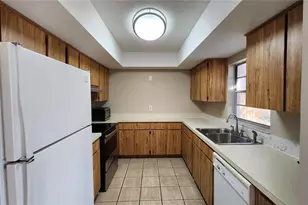 14921 Old Pointe Rd, Tampa, FL 33613 - Photo 9