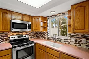 9420 Regina Ln, Port Richey, FL 34668 - Photo 11