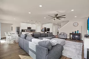 11208 Seattle Wren Ave, Weeki Wachee, FL 34614 - Photo 5