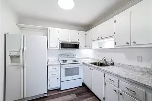 202 Bedford Trail, Sun City Center, FL 33573 - Photo 7