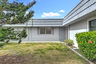 202 Bedford Trail, Sun City Center, FL 33573 - Photo 1