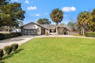 18723 Floralton Dr, Spring Hill, FL 34610 - Photo 3